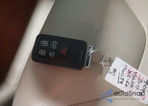 2011 Volvo Xc60 3.2/3.2 R-Design z USA, uszkodzony, nr VIN YV4952DZ9B2165479